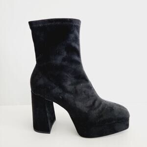 Zara Chunky Lug Sole Zip Up Black Faux  Suede Leather Ankle Boots Size 10